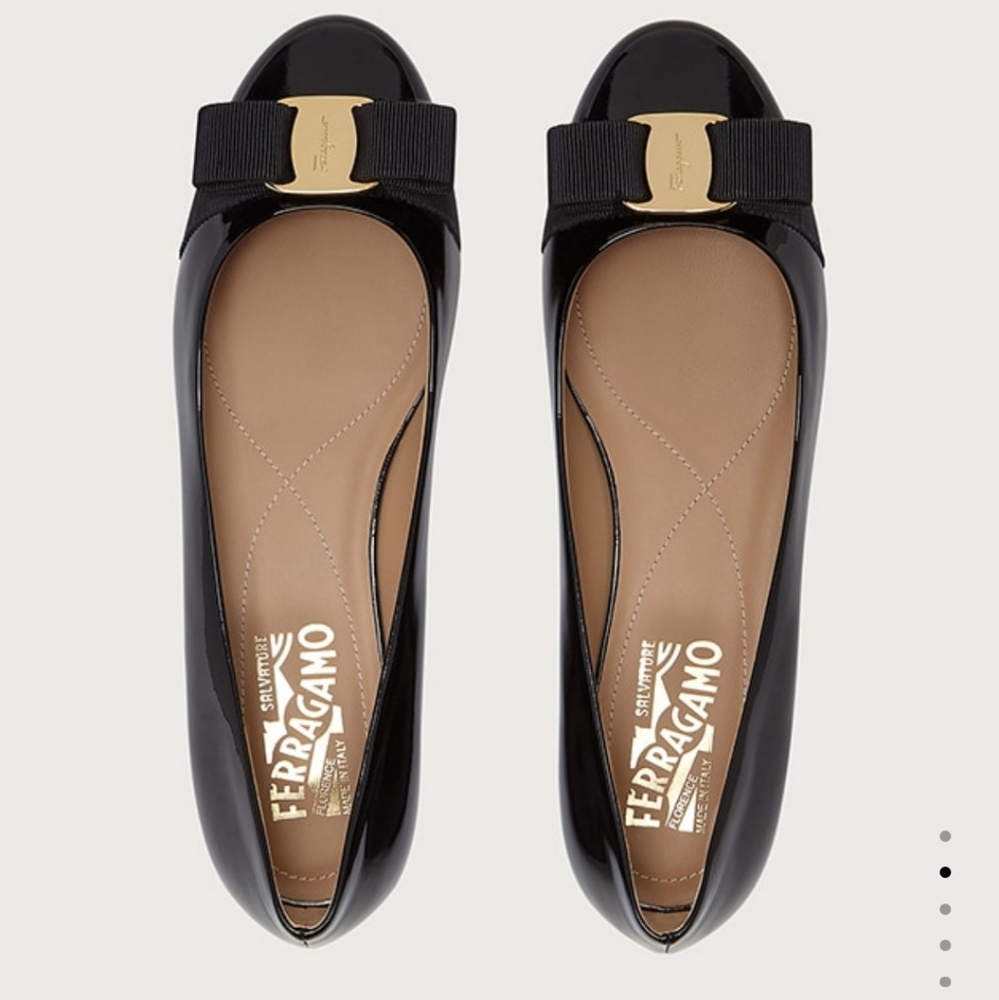 Salvatore ferragamo flats size 7B worn once leather black